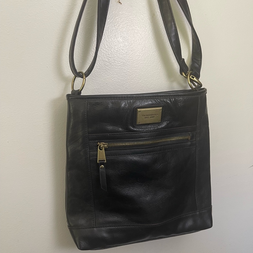 Tignanello Leather shoulder/ crossbody medium bag/wallet